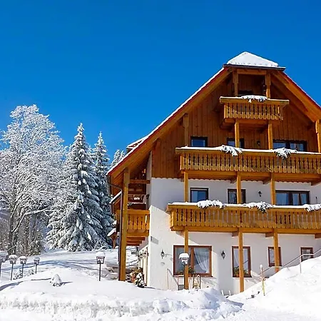 Szálloda Schwarzwald-hotel Kraeutle Hinterzarten